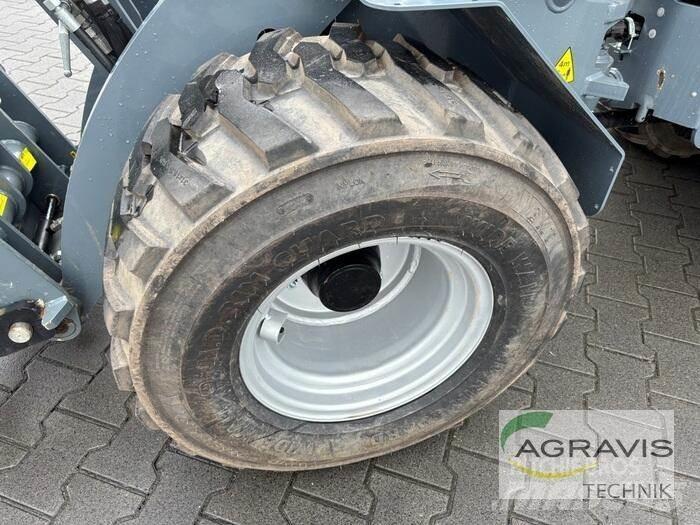GiANT G2500 HD Cargadoras sobre ruedas