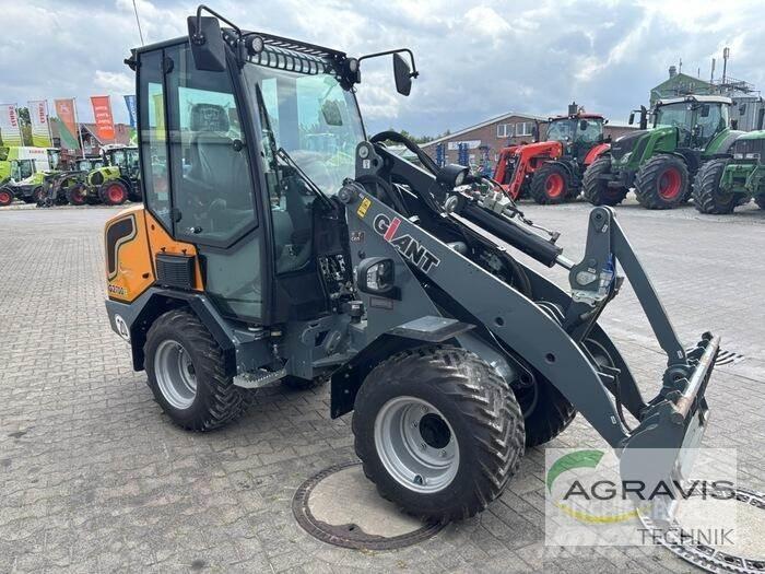 GiANT G2700 E Cargadoras sobre ruedas