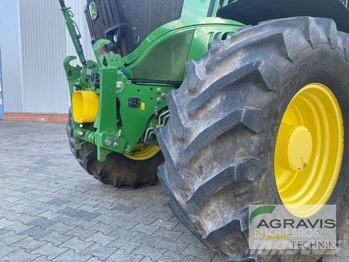 John Deere 6215 R Tractores