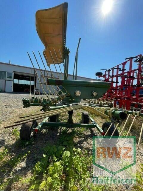 Krone Swadro 38 Rastrillos y henificadores