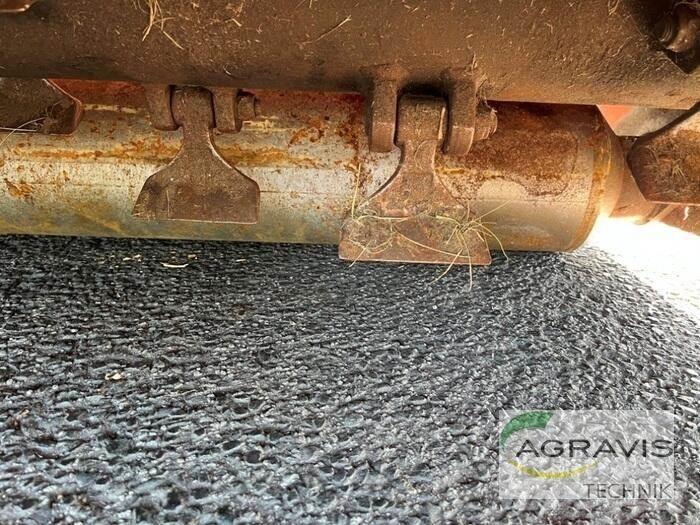 Kuhn BP 28 Segadoras y cortadoras de hojas para pastos