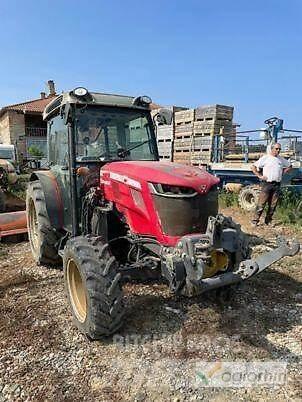 Massey Ferguson 3710 F Tractores