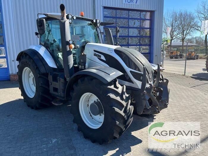 Valtra T 214 D Tractores