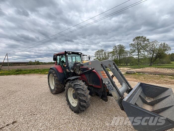 Valtra T130 Tractores