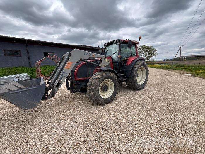 Valtra T130 Tractores