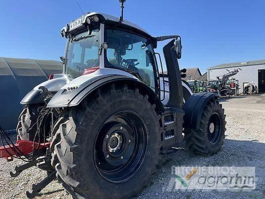 Valtra T215A Tractores