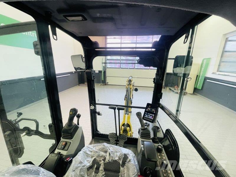 CAT 302CR-05A Excavadoras de ruedas