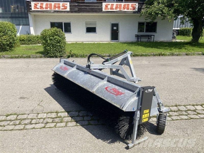 Fliegl TYP 700 Barredoras