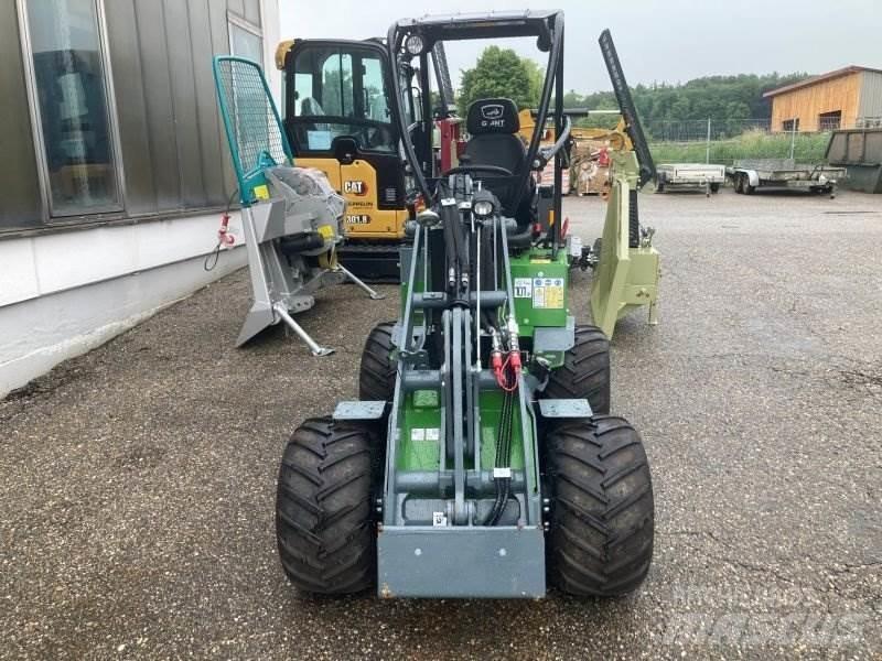 GiANT G1200 Minicargadoras