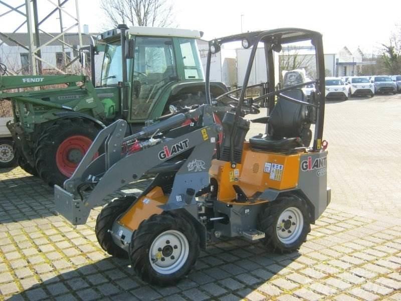 GiANT G1200 Minicargadoras