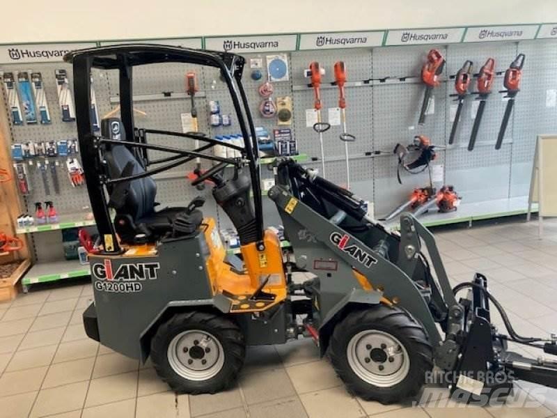 GiANT G1200 Minicargadoras