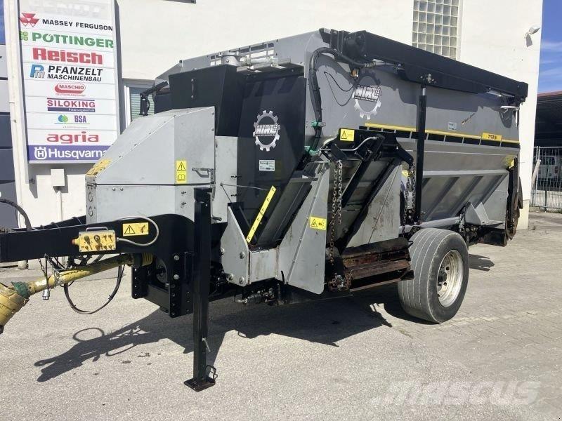  HIRL T110 Mezcladoras distribuidoras