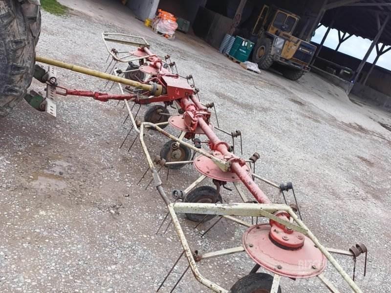 Kuhn GF 671 Rastrillos y henificadores