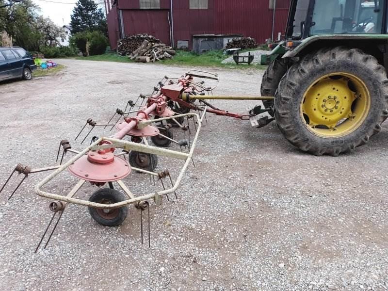 Kuhn GF 671 Rastrillos y henificadores