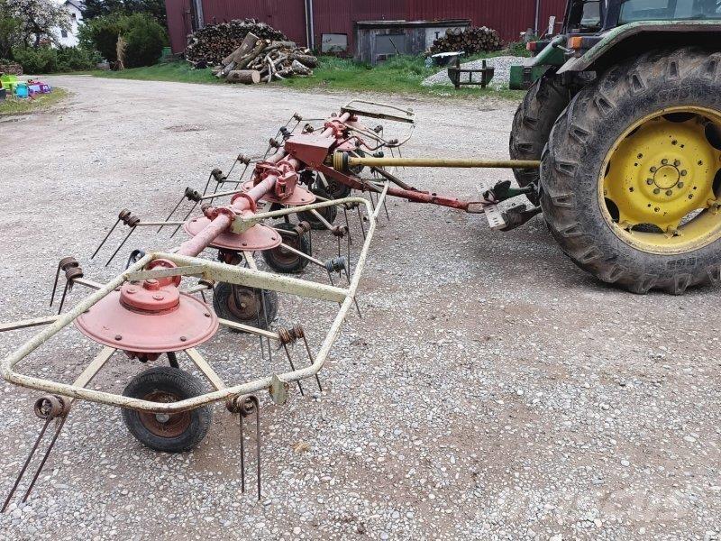 Kuhn GF 671 Rastrillos y henificadores