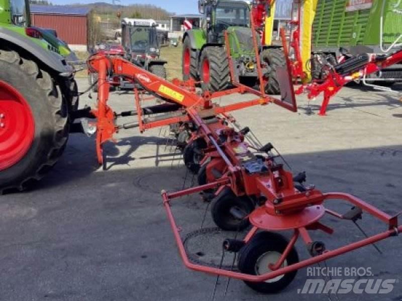 Kuhn GF 7702 Rastrillos y henificadores