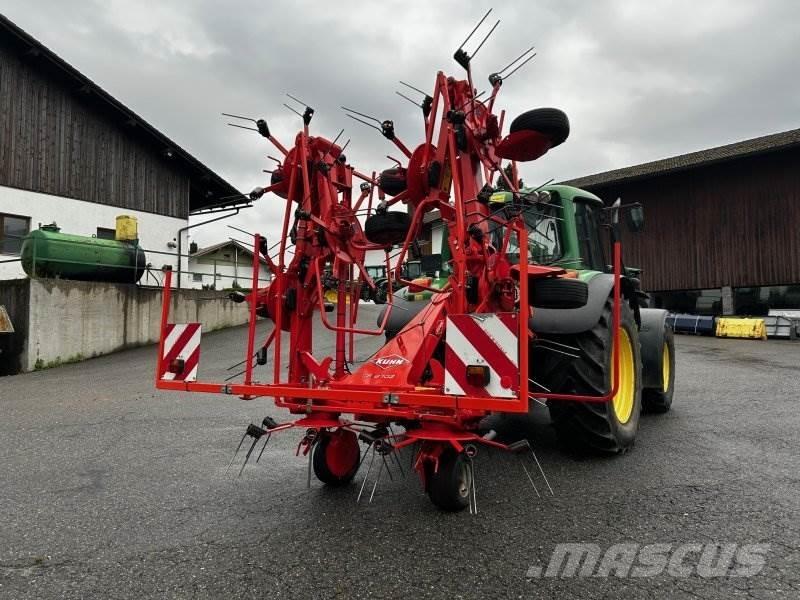 Kuhn GF 8702 Rastrillos y henificadores