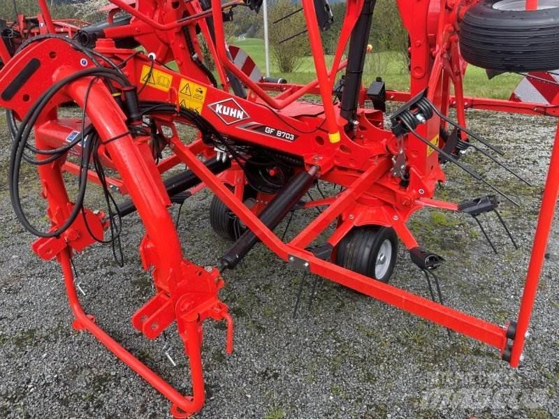 Kuhn GF 8703 Rastrillos y henificadores