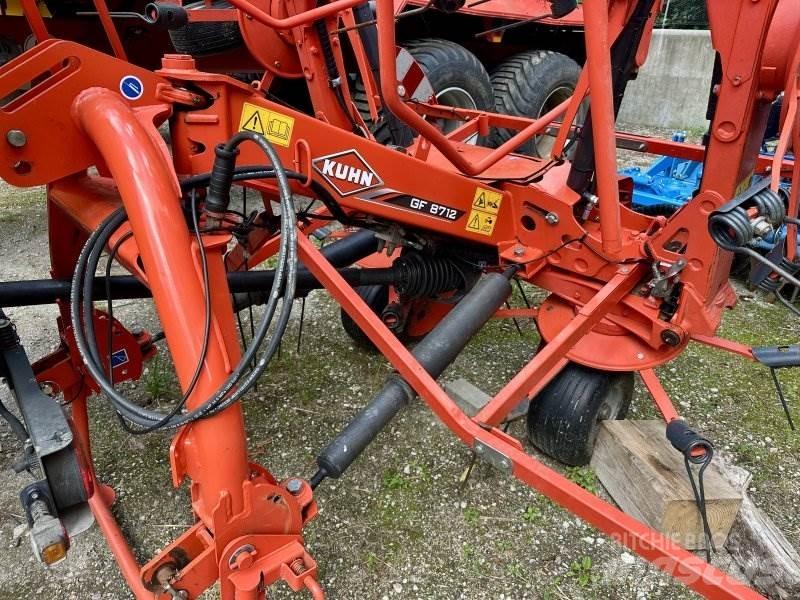 Kuhn GF 8712 Rastrillos y henificadores
