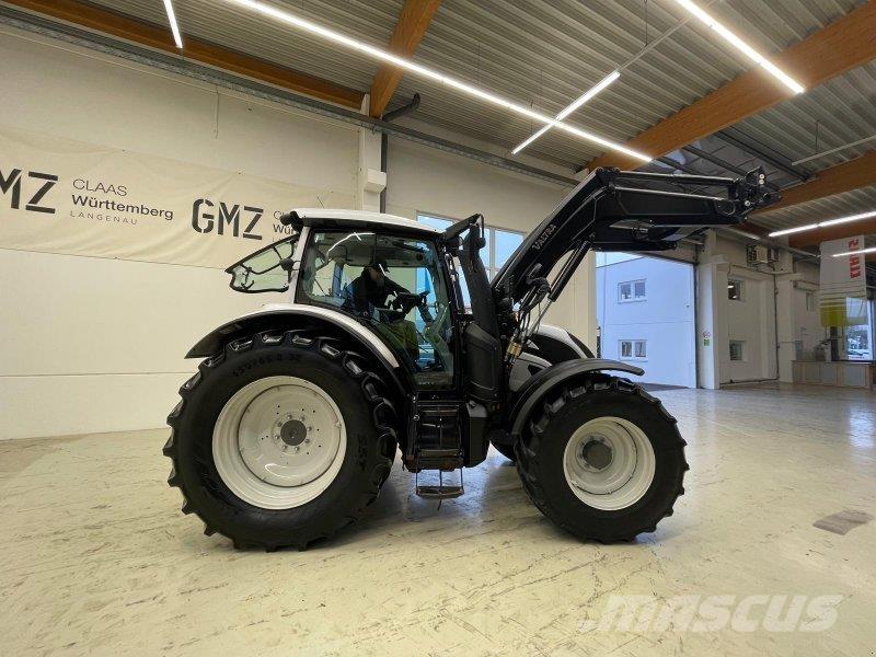 Valtra N154 Tractores