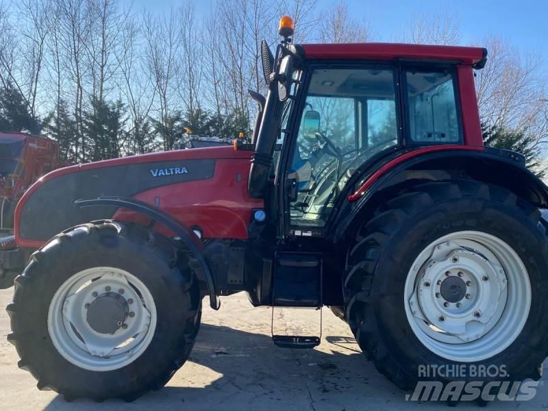 Valtra T153 H Tractores
