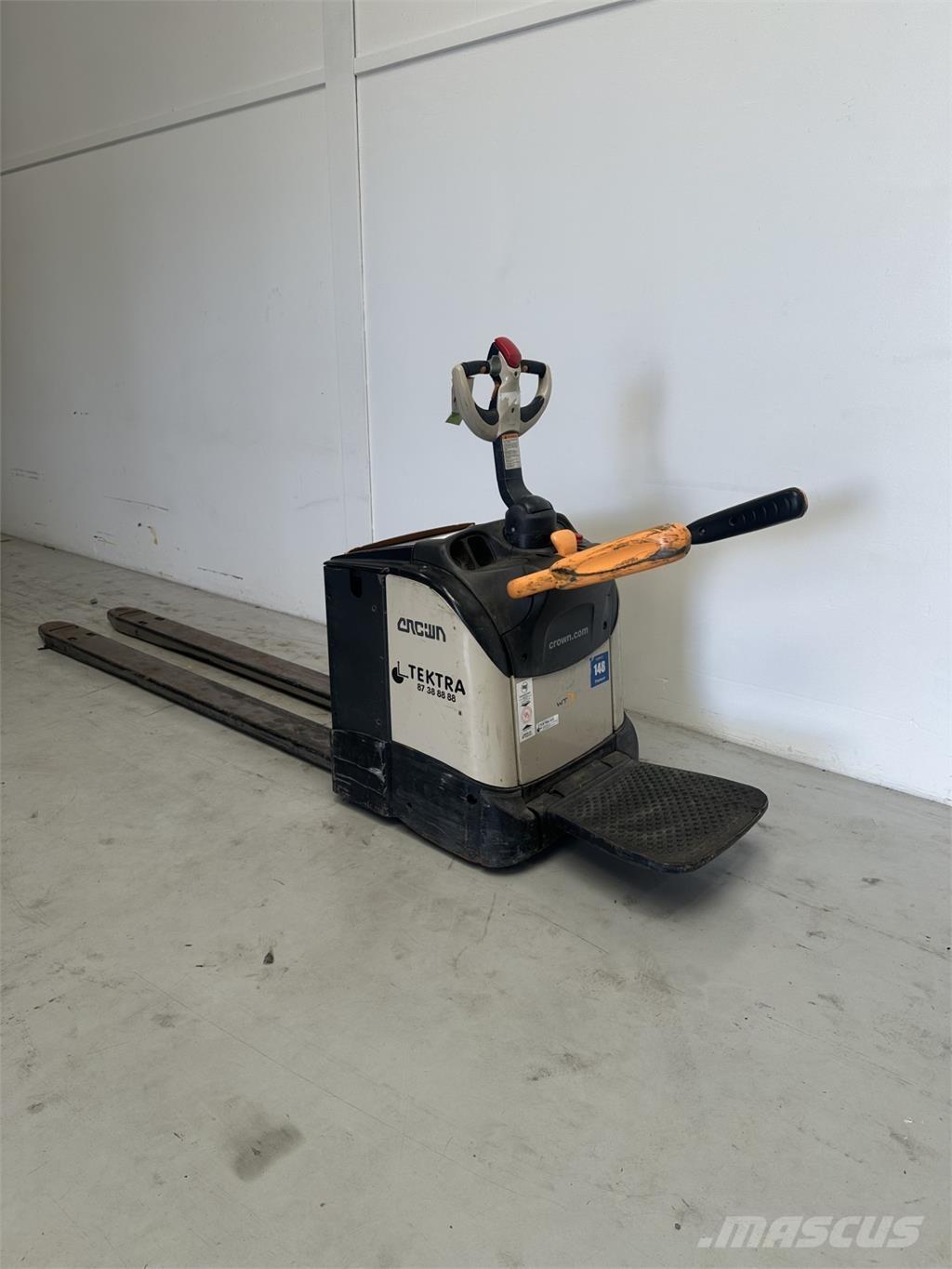 Crown WT3040 Transpaletas Eléctricas con plataforma