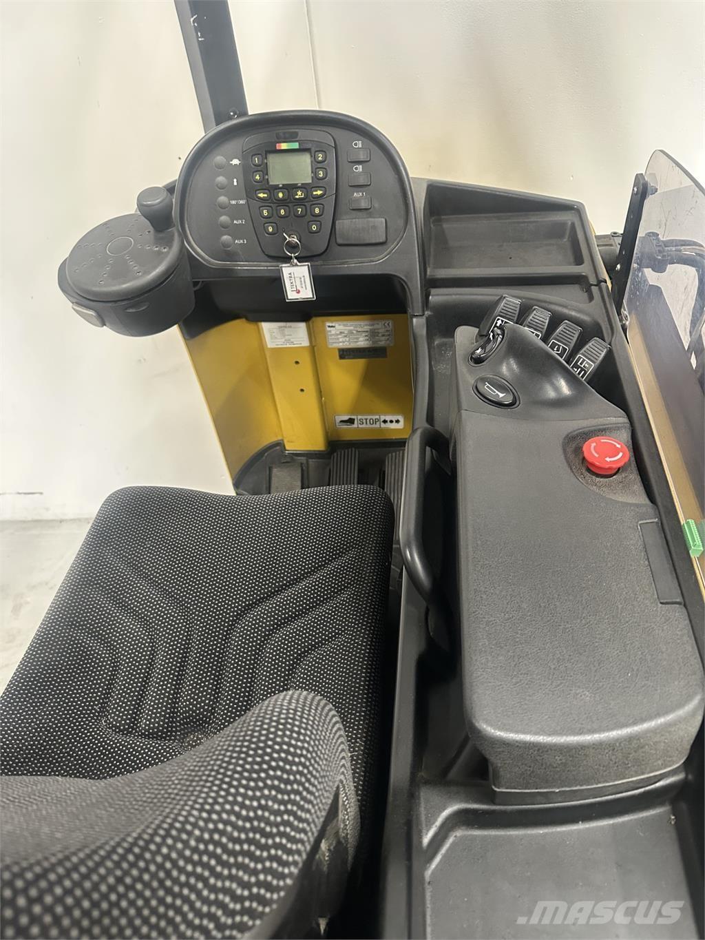 Yale MR14 Carretillas retráctiles