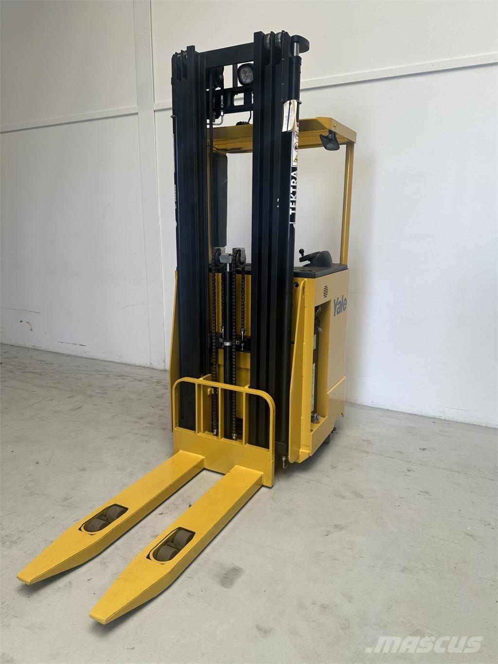 Yale MS15S Apiladores eléctricos autopropulsados