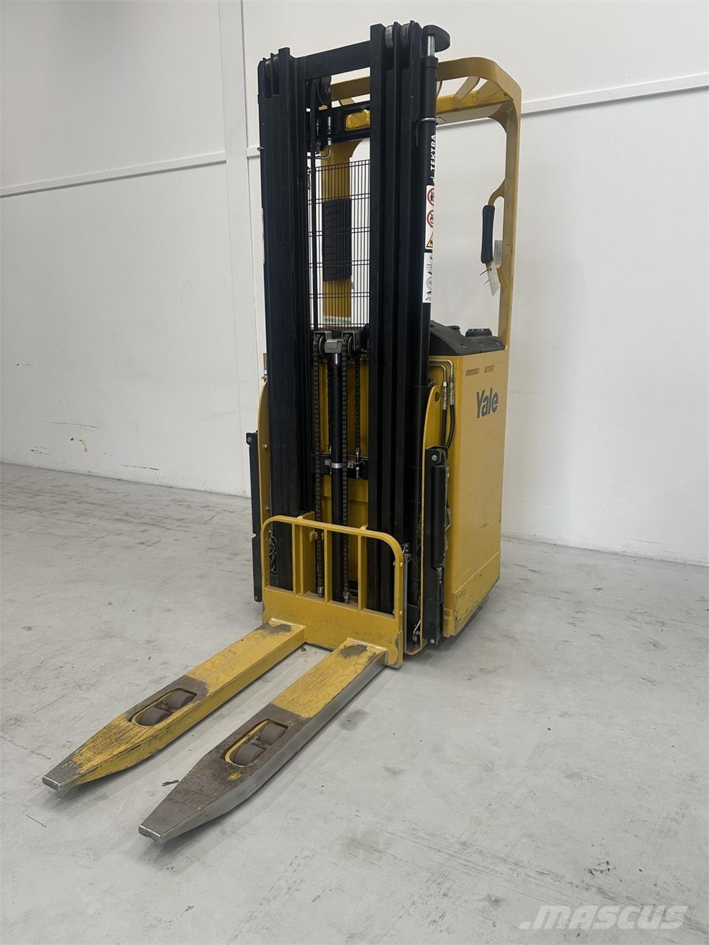 Yale SMS15S Apiladores eléctricos autopropulsados