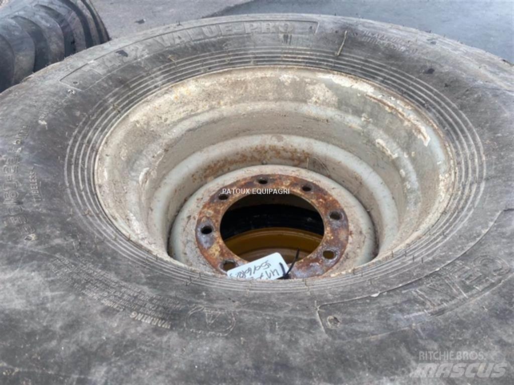 BKT 550/60R22,5 Neumáticos, ruedas y llantas