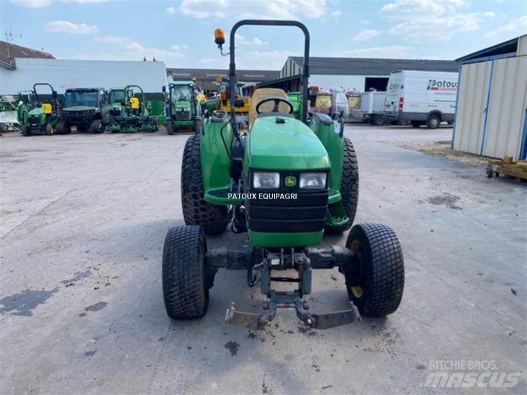 John Deere 4710 Tractores