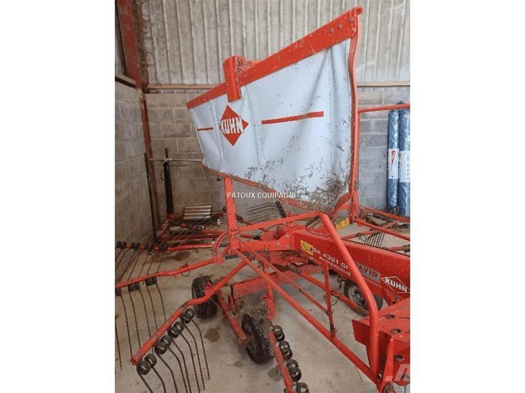 Kuhn GA4321 Rastrillos y henificadores