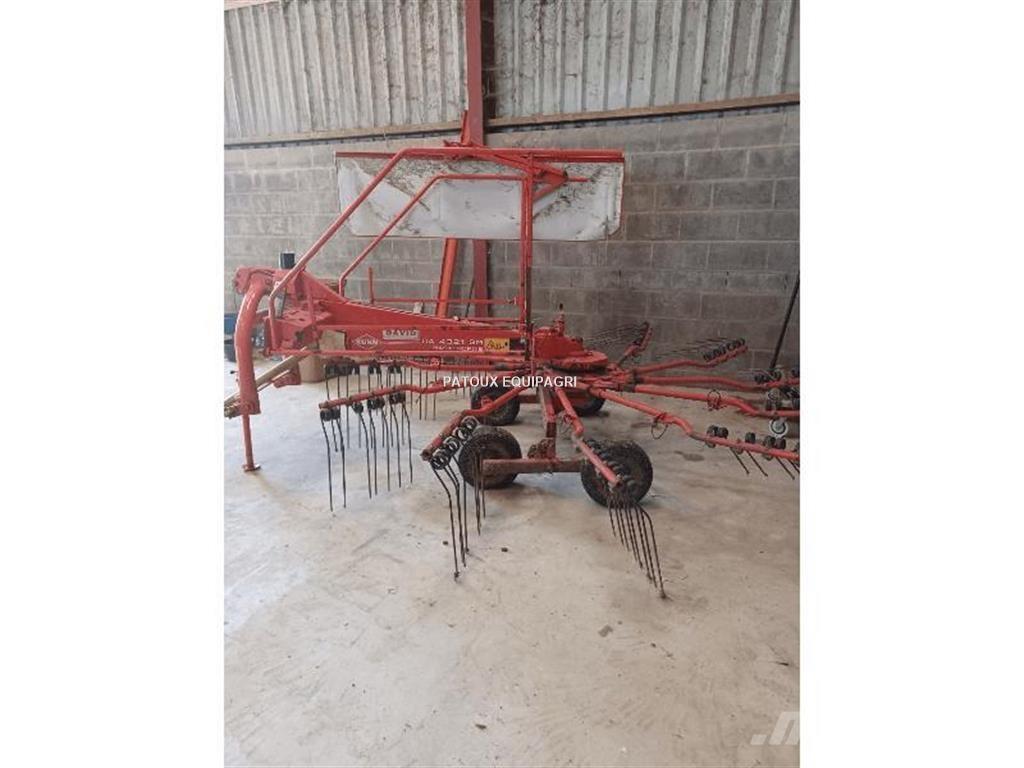 Kuhn GA4321 Rastrillos y henificadores