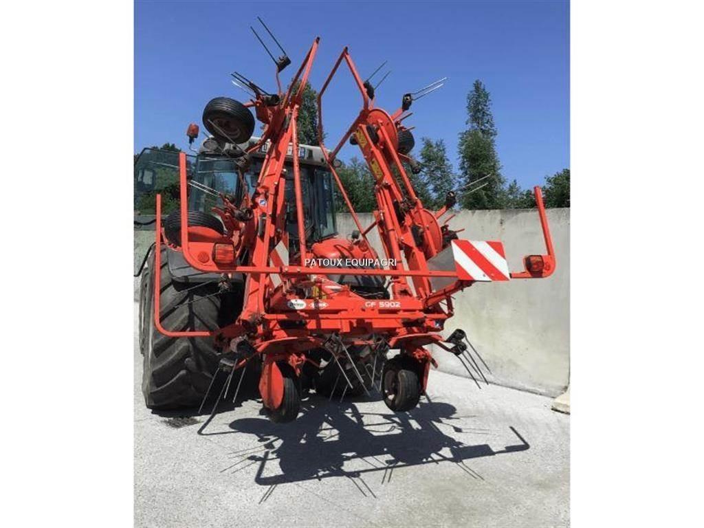 Kuhn GF5902 Rastrillos y henificadores
