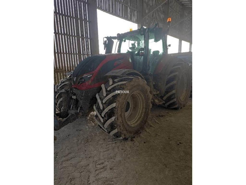 Valtra T214 DIRECT Tractores