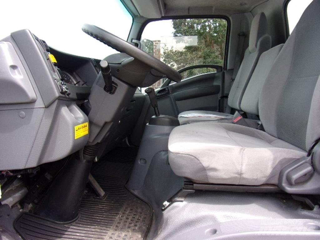 Isuzu NPR HD Camiones caja cerrada