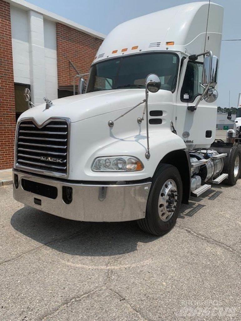 Mack CXU613 Cabezas tractoras