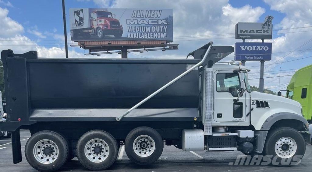Mack GR64F Camiones bañeras basculantes o volquetes