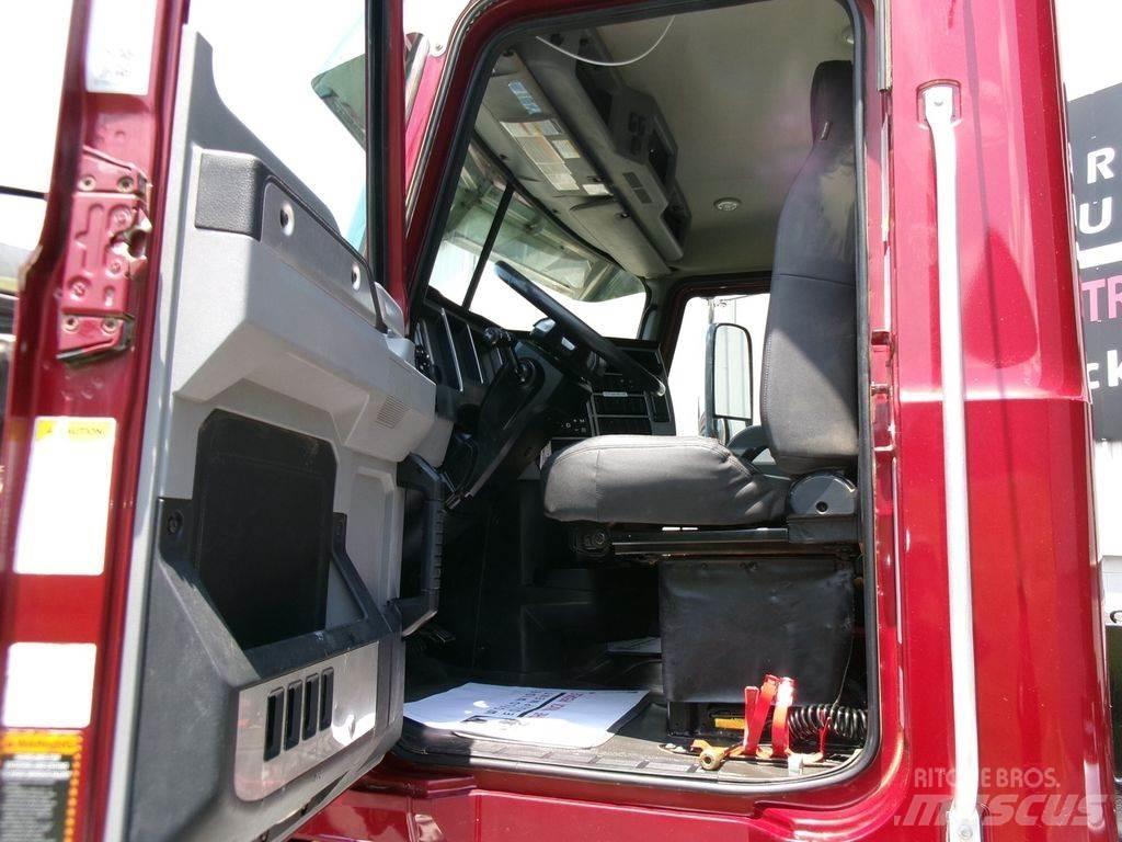 Mack GR84FR Camiones bañeras basculantes o volquetes