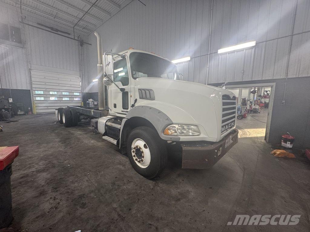 Mack GU813 Camiones chasis