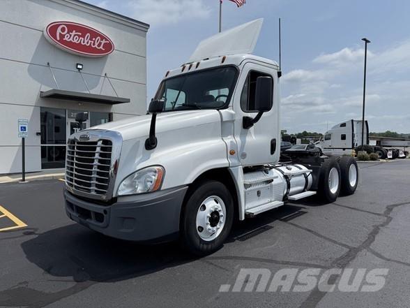Freightliner CASCADIA 113 Cabezas tractoras