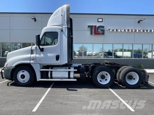Freightliner CASCADIA 126 Cabezas tractoras