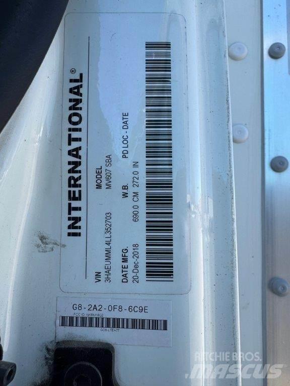 International MV Camiones caja cerrada