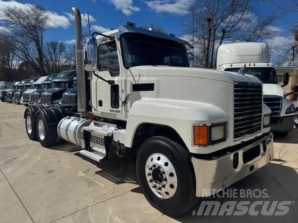 Mack PINNACLE CHU613 Cabezas tractoras