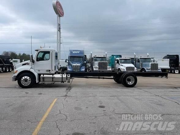 Peterbilt 536 Camiones chasis