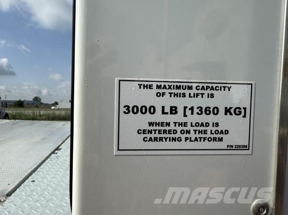Peterbilt 536 Camiones caja cerrada
