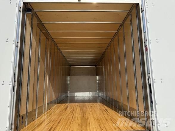Peterbilt 536 Camiones caja cerrada