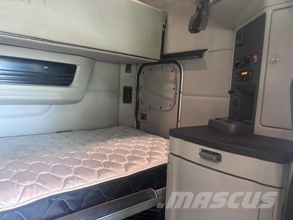 Peterbilt 567 Cabezas tractoras