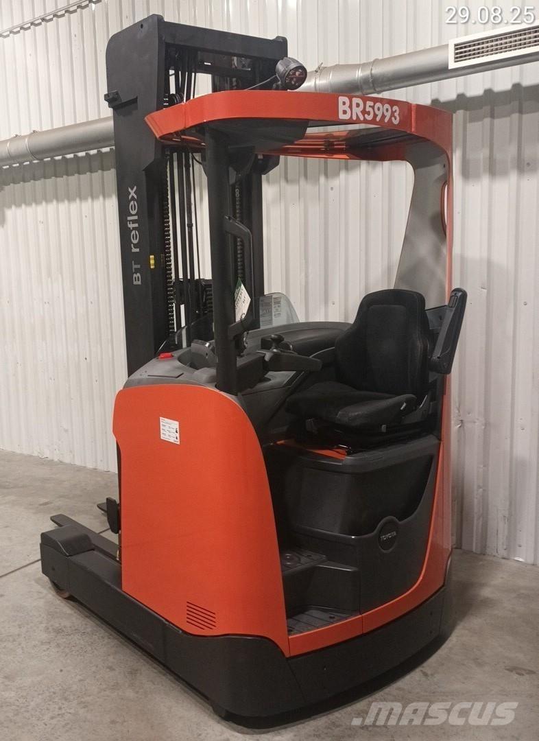 BT RRE140H Carretillas retráctiles