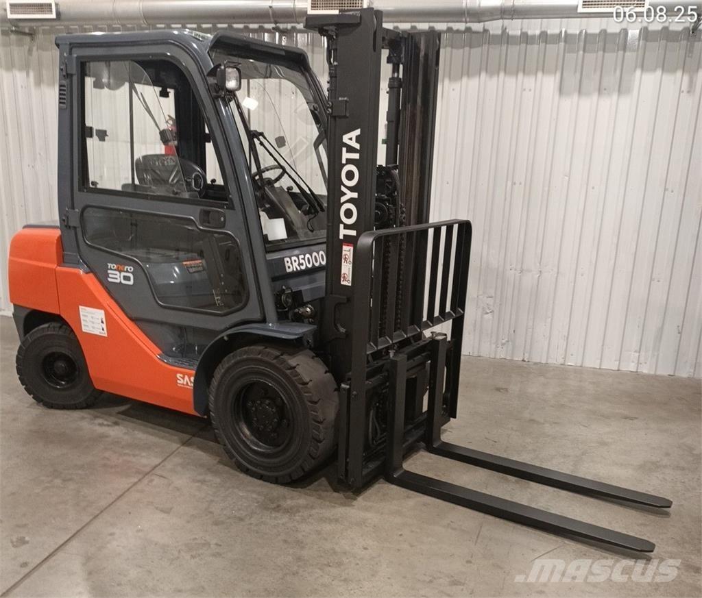 Toyota 02-8FDF30 Carretillas diesel